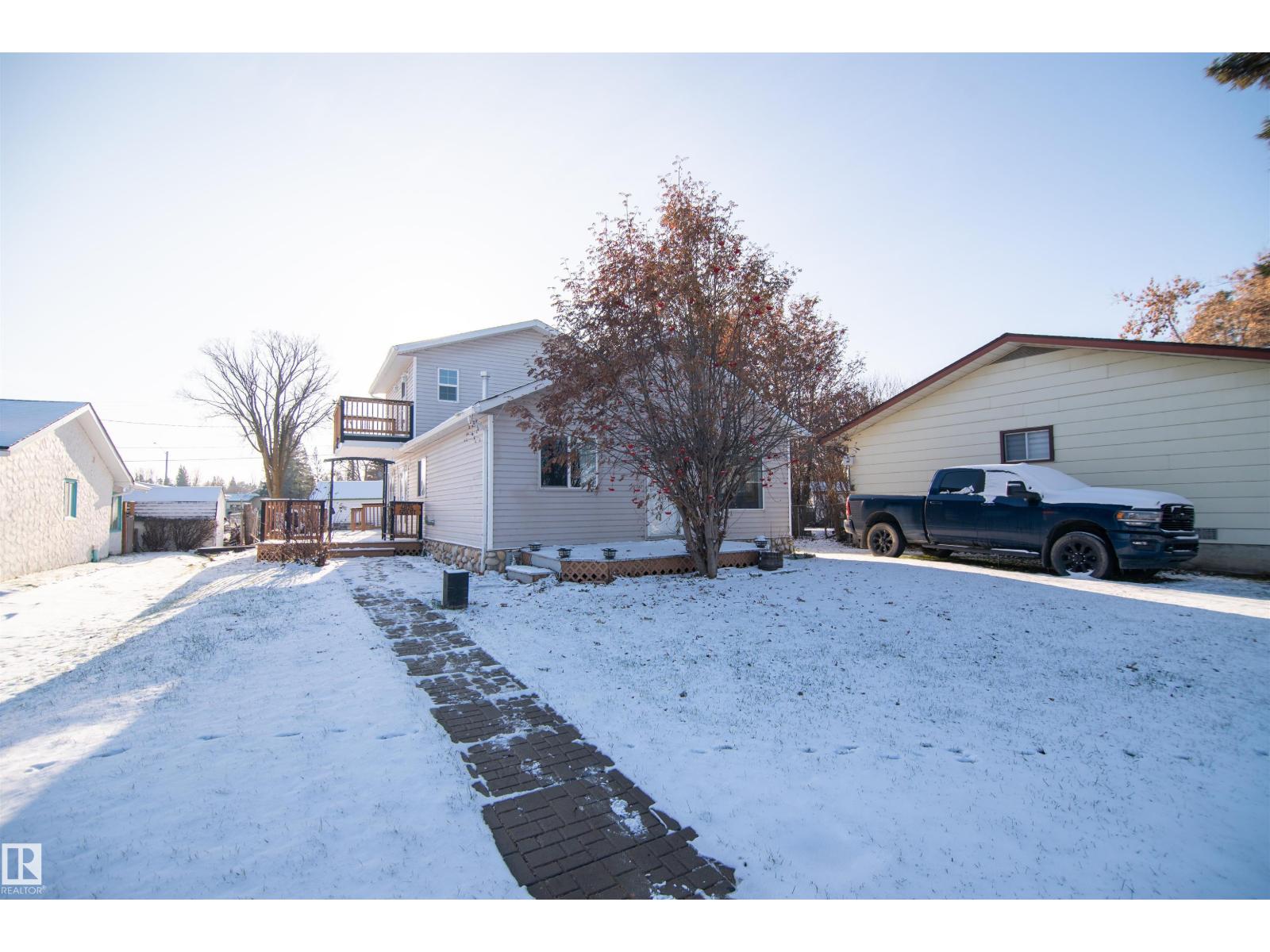 4824 50a St Property Photo 28