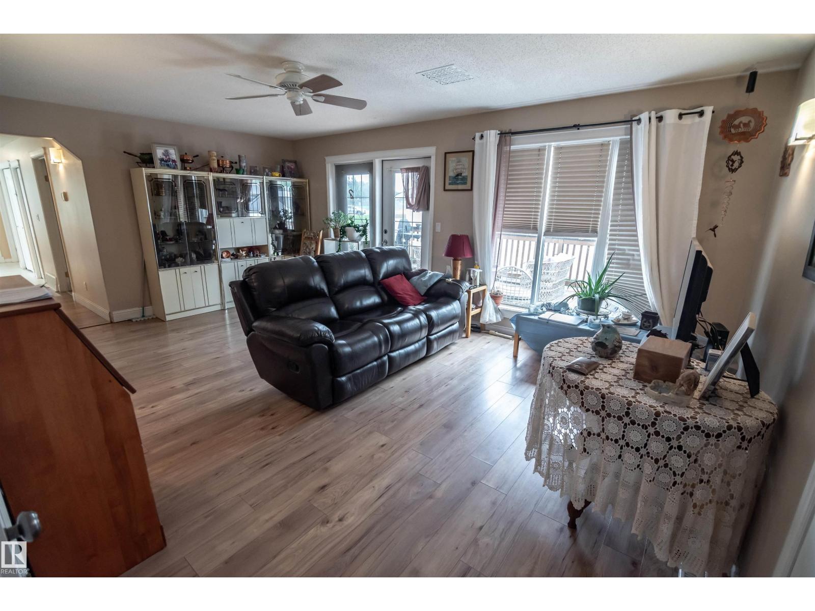 4824 50a St Property Photo 30