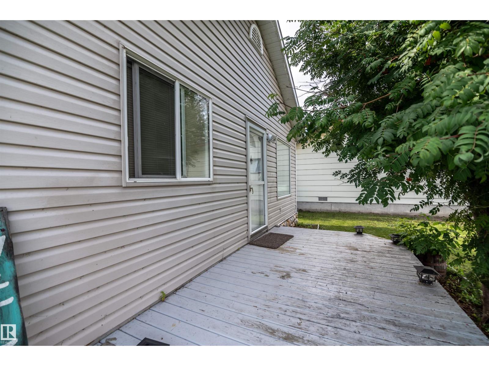 4824 50a St Property Photo 45