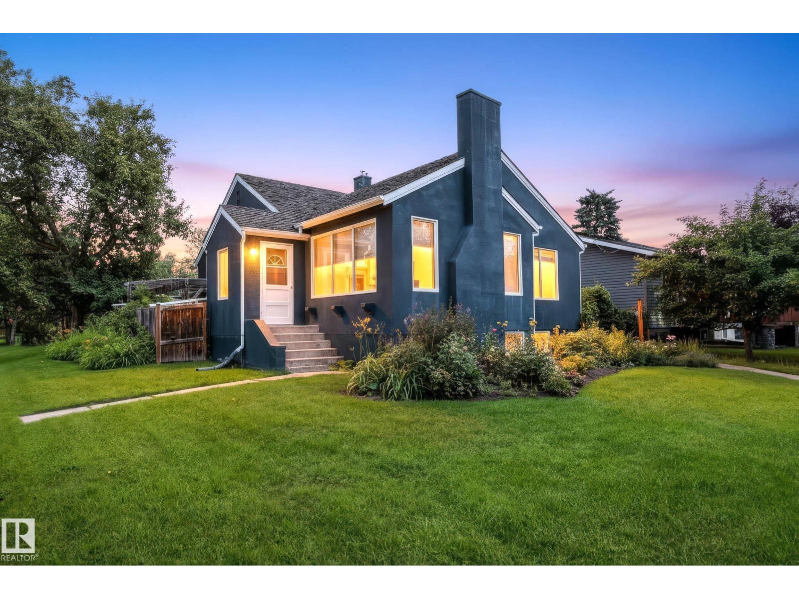 5320 49 AV Property Photo 1