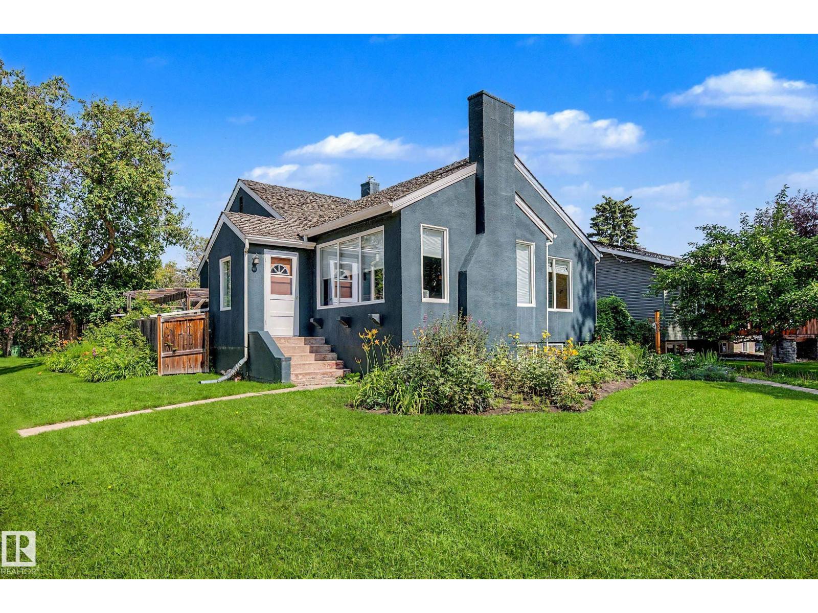 5320 49 Av Property Photo 2