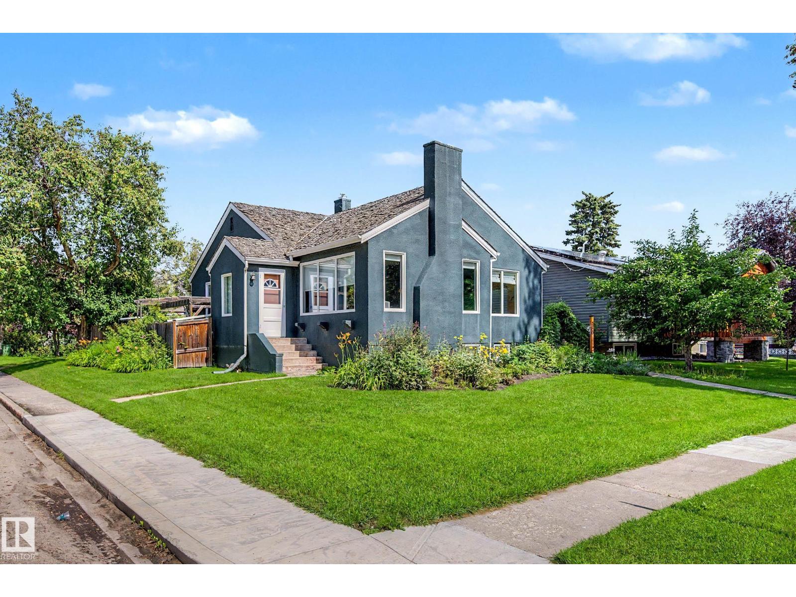 5320 49 Av Property Photo 4