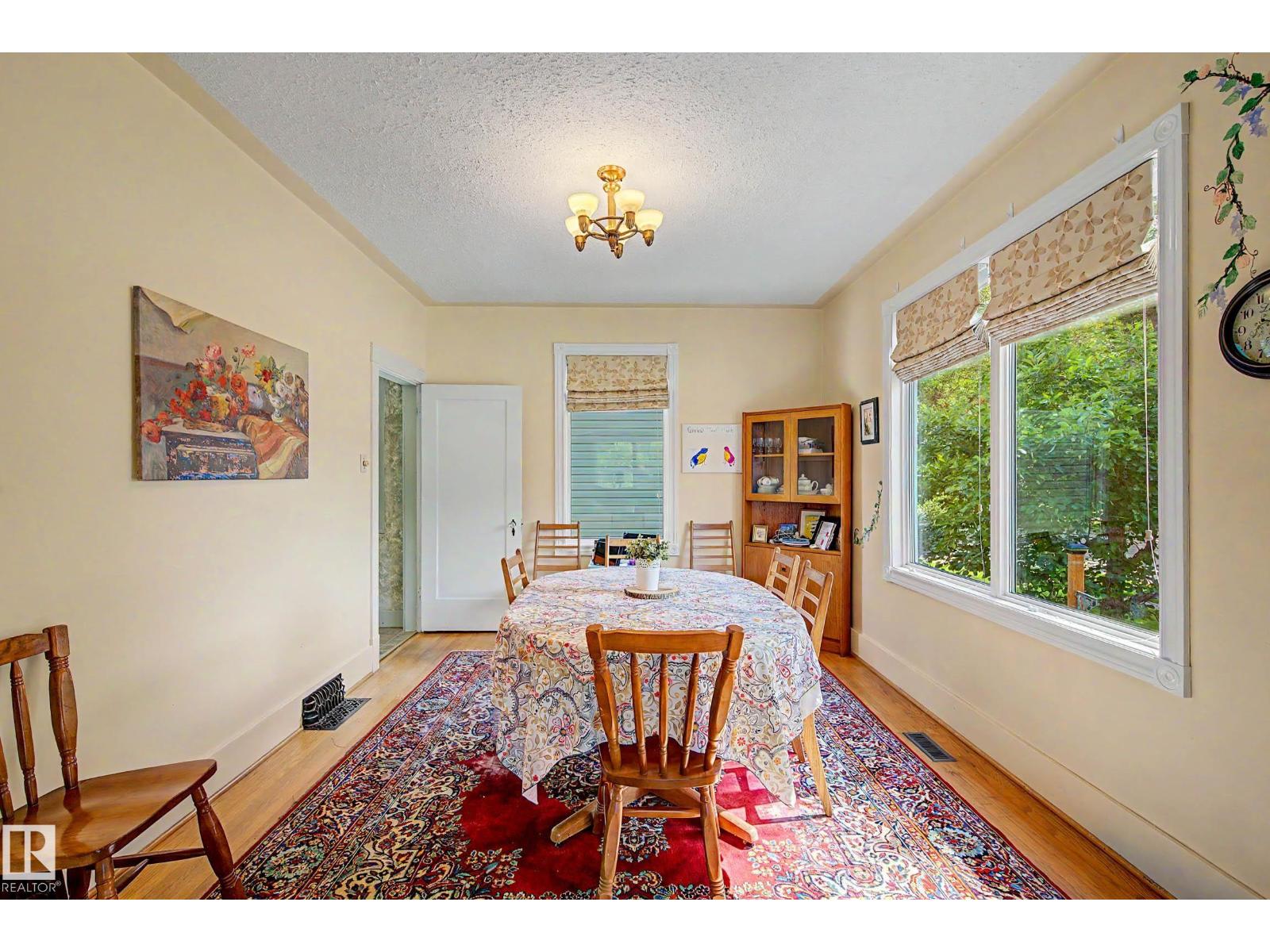 5320 49 Av Property Photo 12
