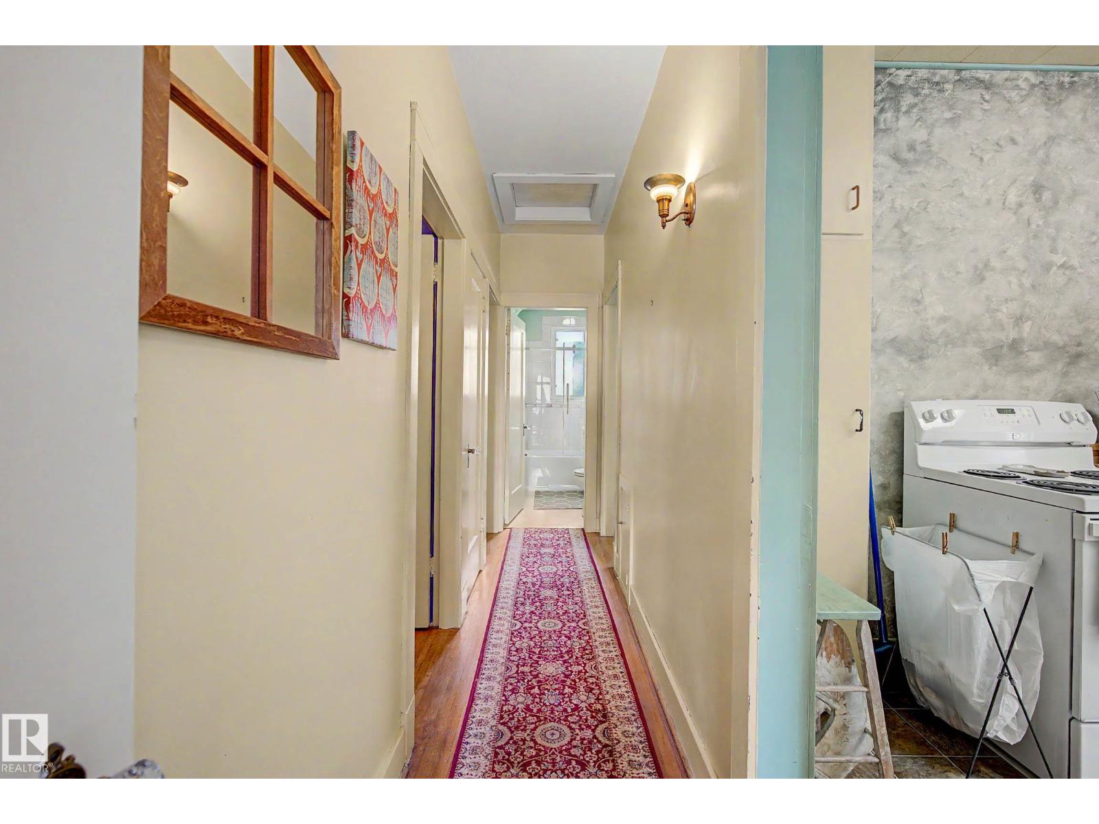 5320 49 Av Property Photo 21