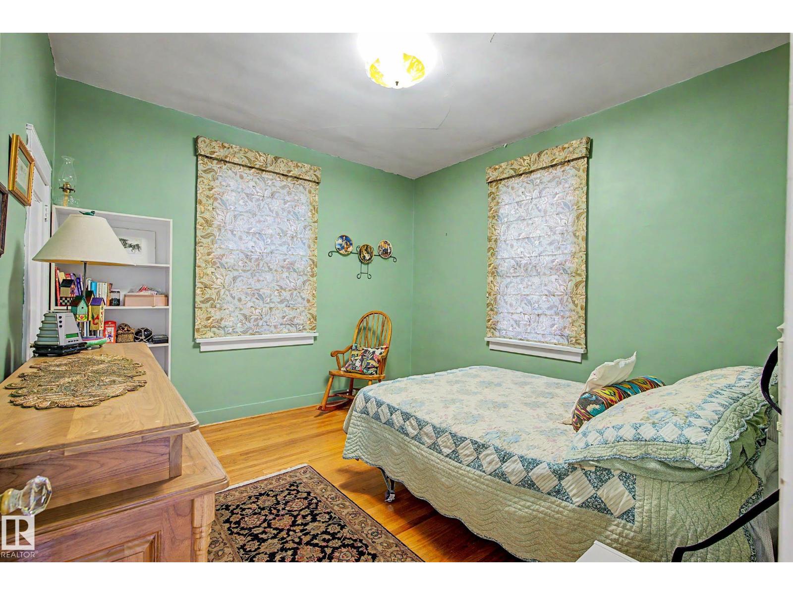 5320 49 Av Property Photo 23