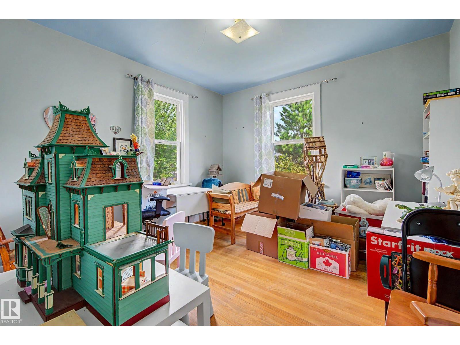 5320 49 Av Property Photo 26