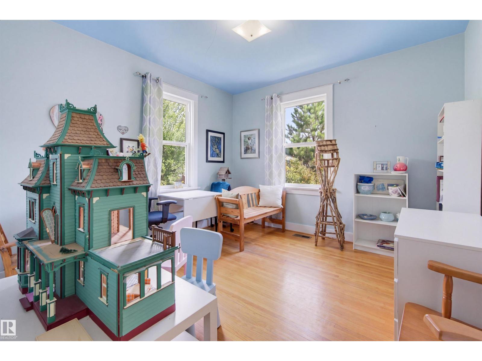5320 49 Av Property Photo 27