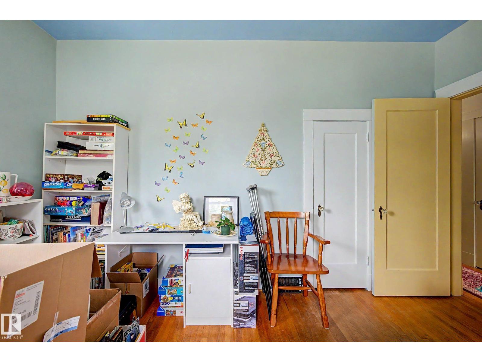 5320 49 Av Property Photo 28