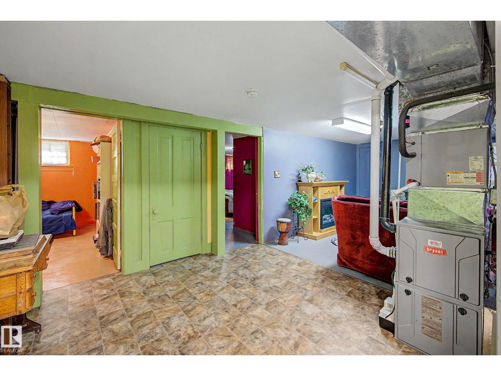 5320 49 Av Property Photo 30