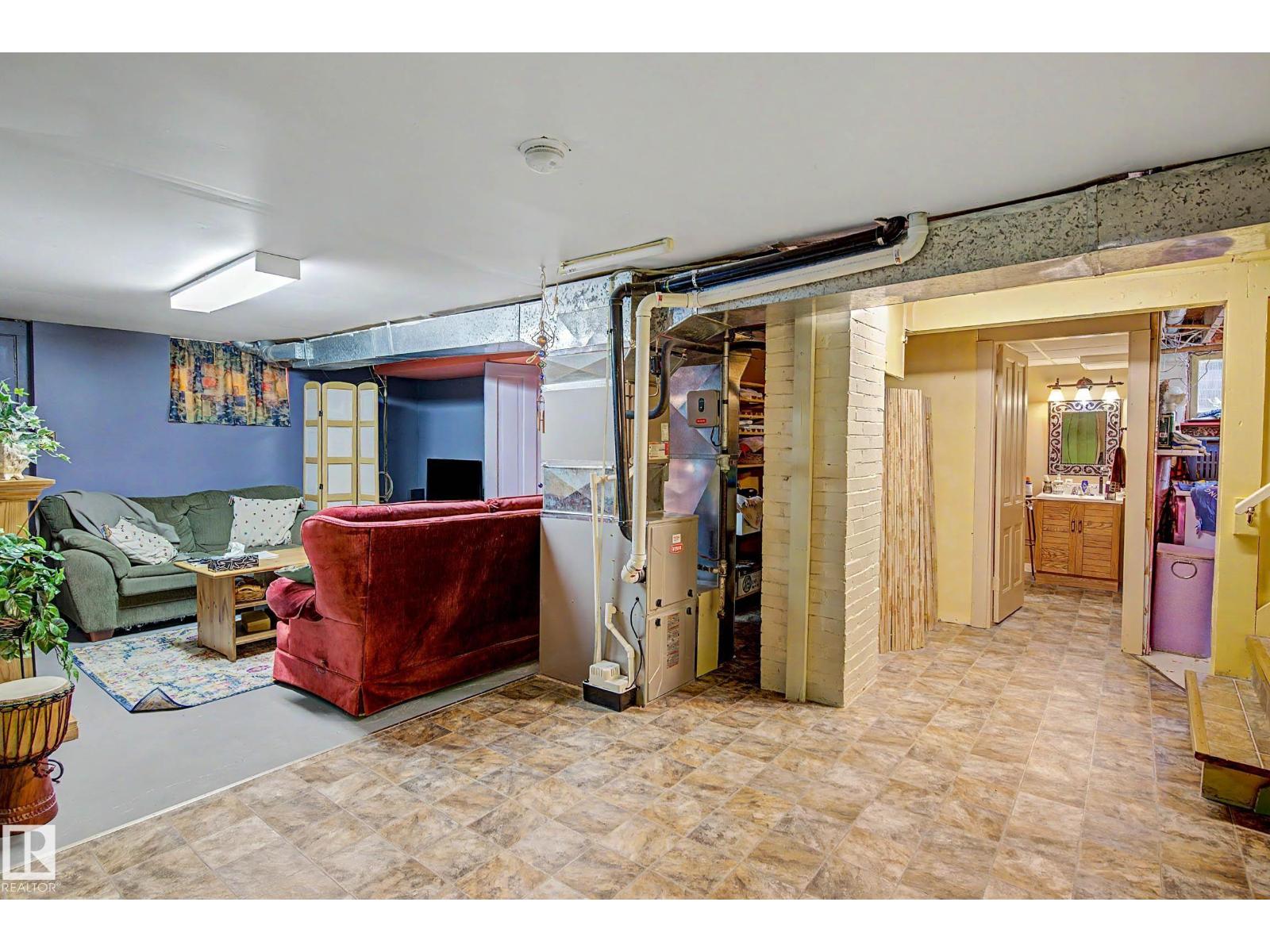 5320 49 Av Property Photo 31