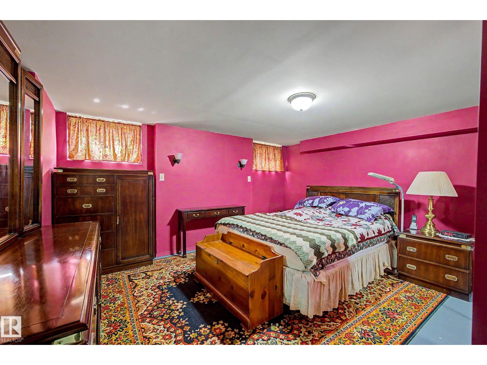 5320 49 Av Property Photo 36