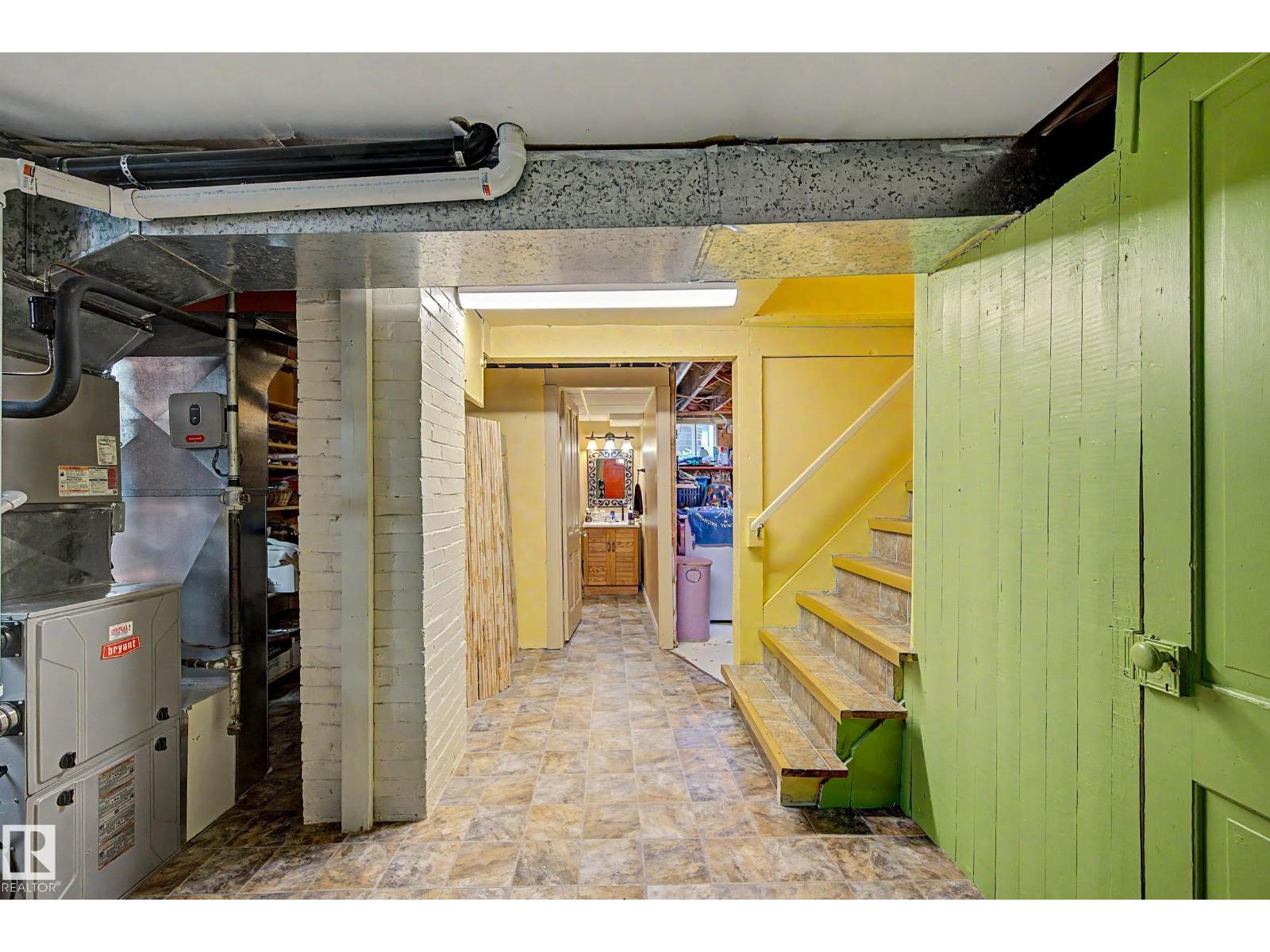 5320 49 Av Property Photo 40
