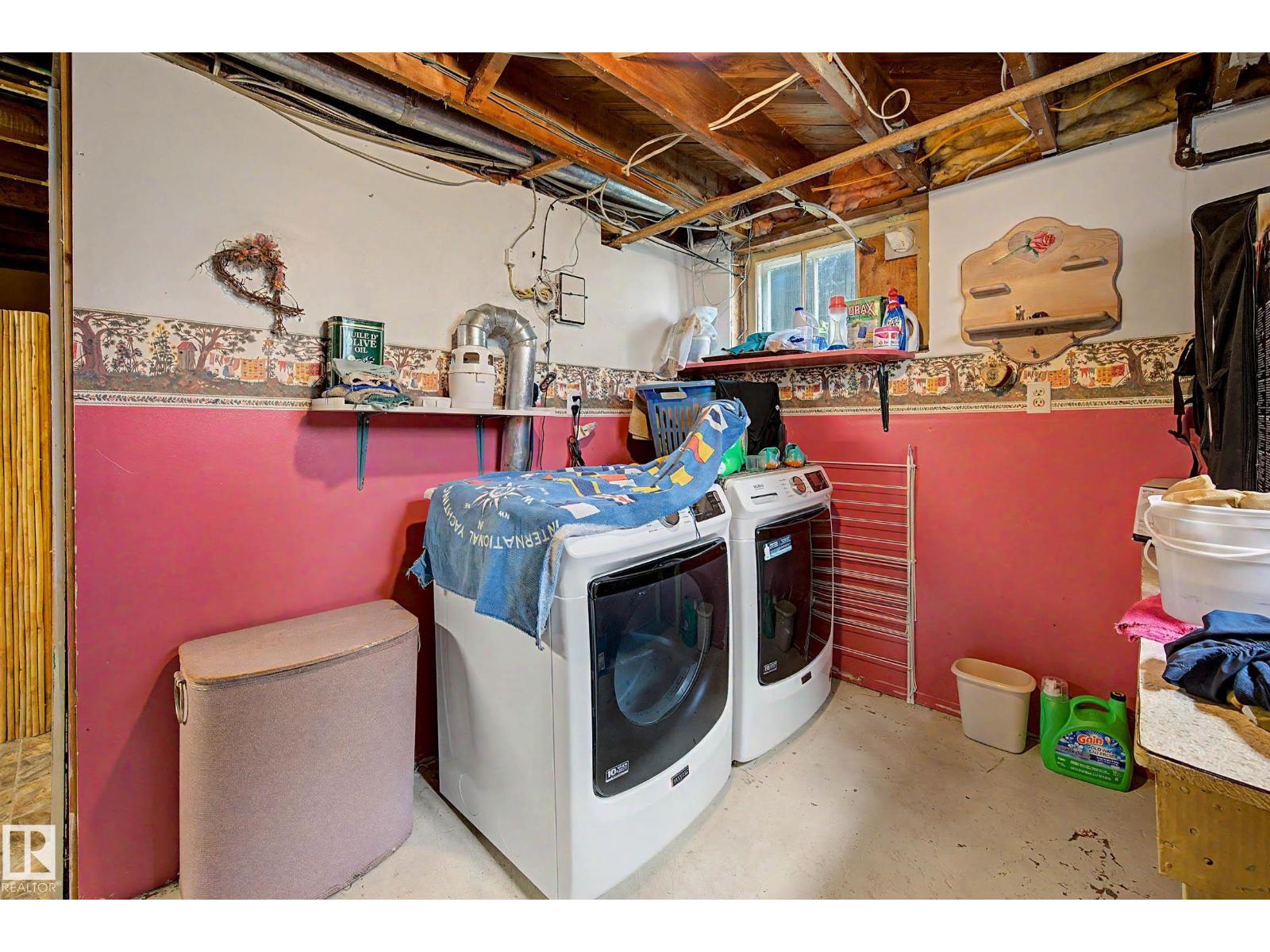 5320 49 Av Property Photo 42