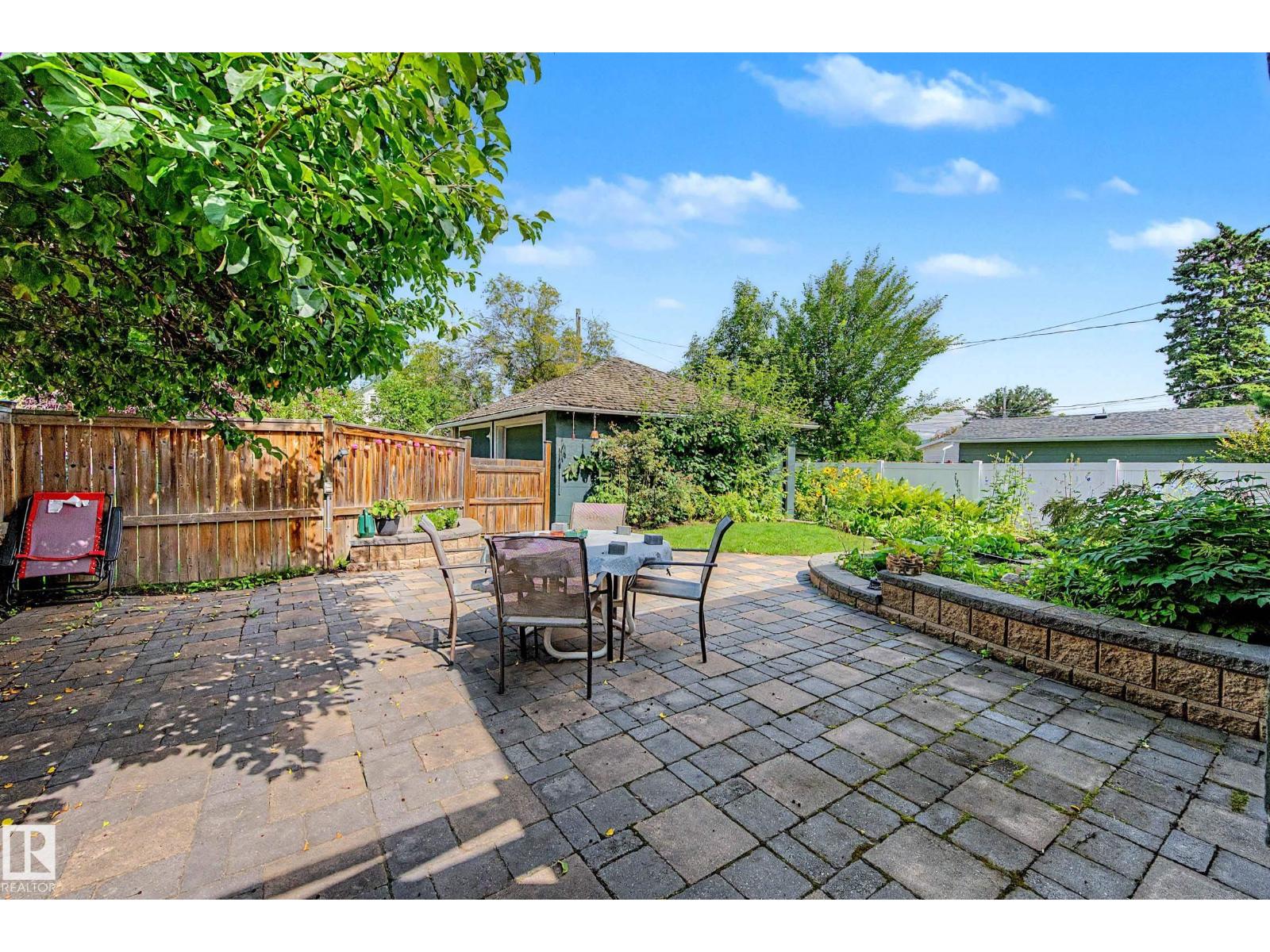 5320 49 Av Property Photo 54
