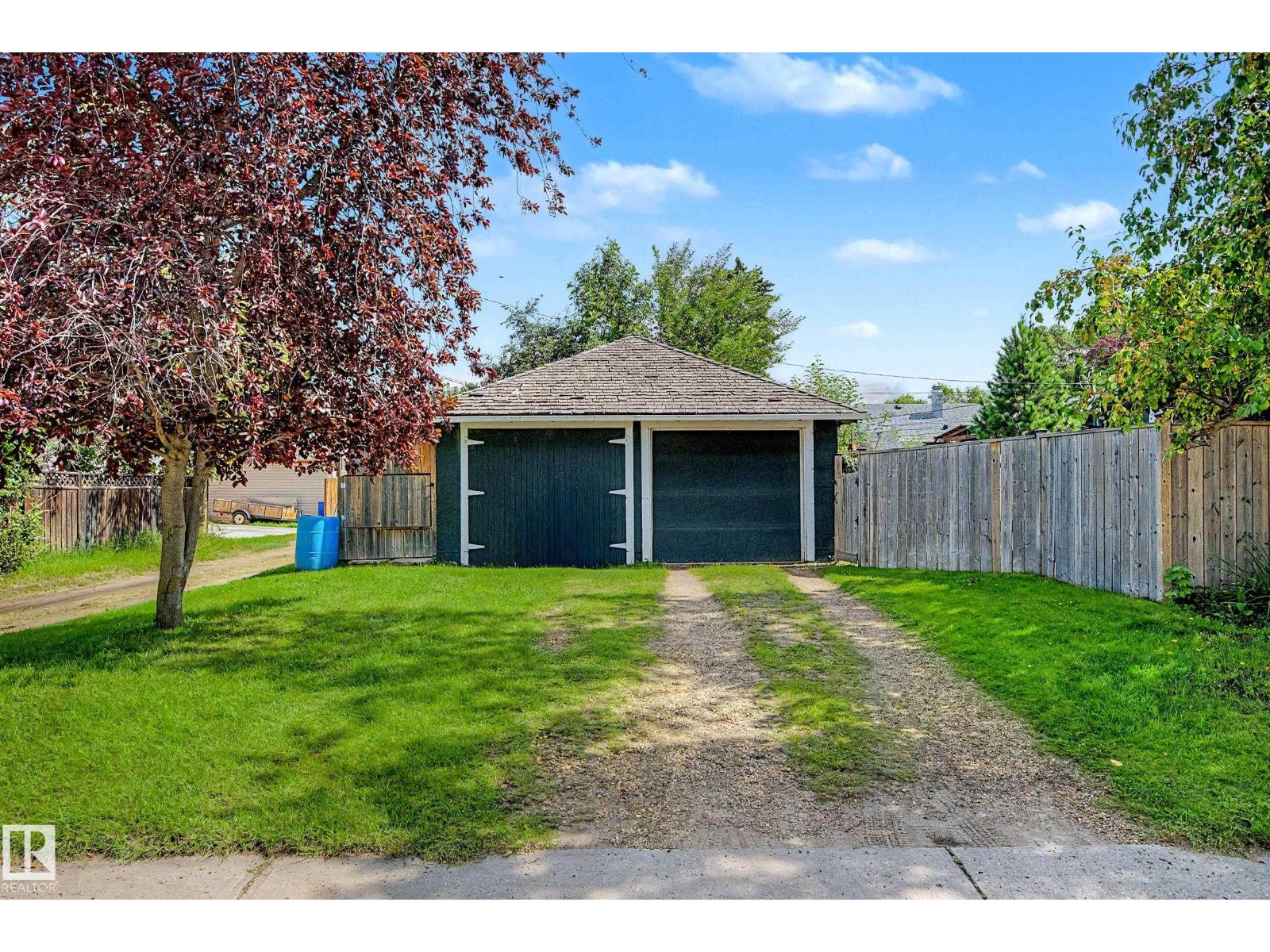 5320 49 Av Property Photo 56