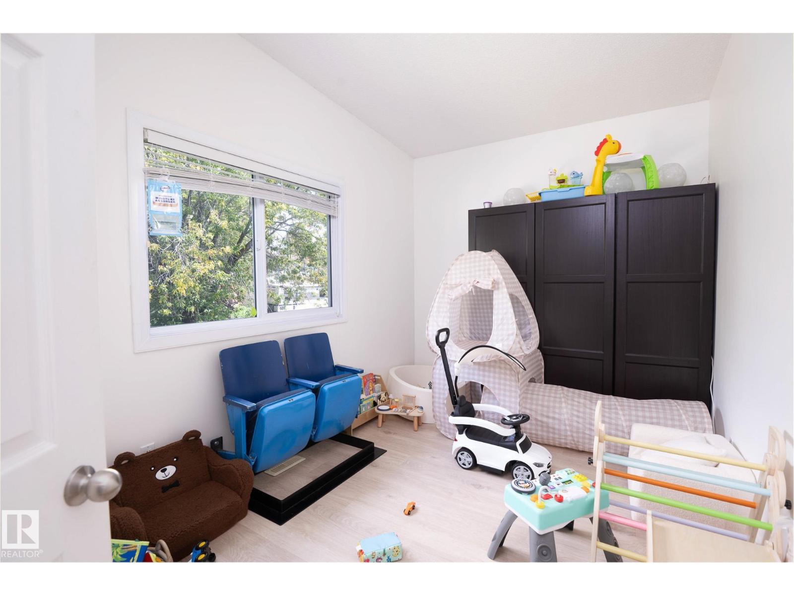 5019 42 St Property Photo 17