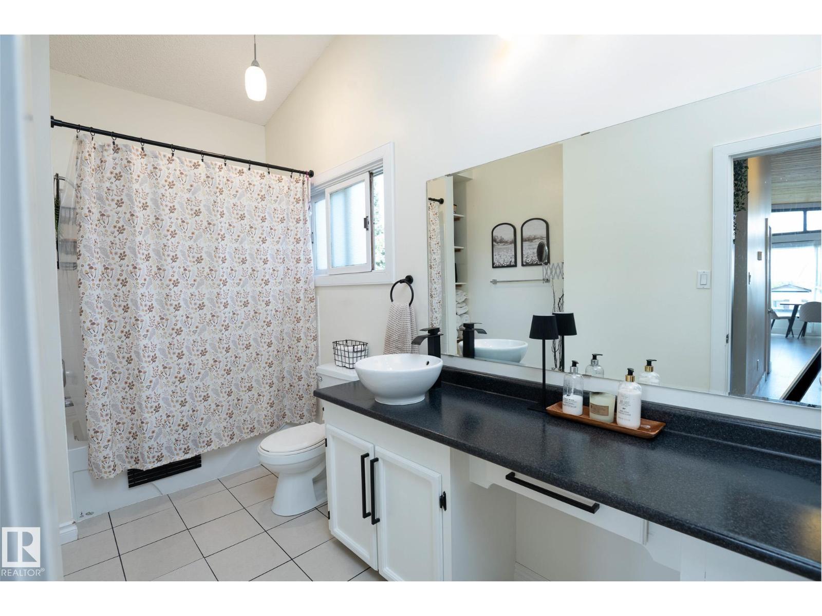 5019 42 St Property Photo 19