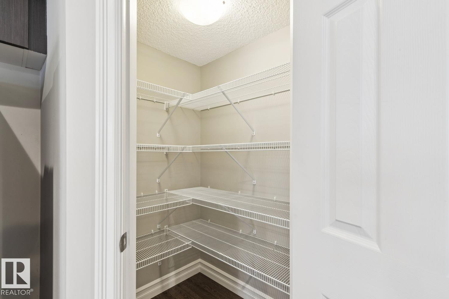 5409 3 Av Sw Property Photo 11