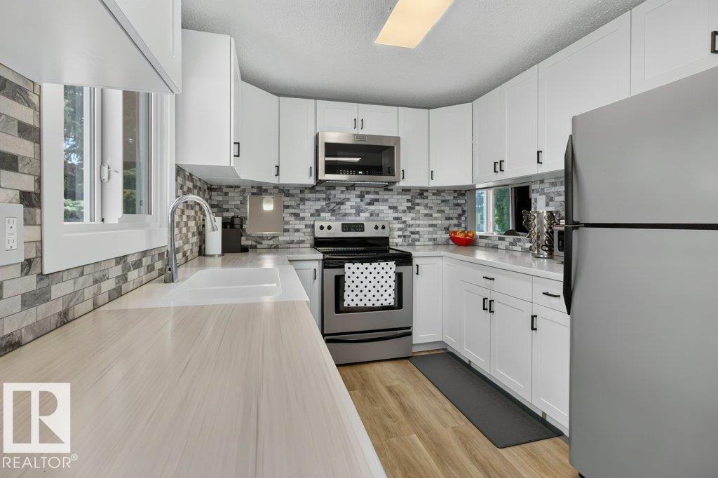 4624 36 Av Nw Property Photo 11