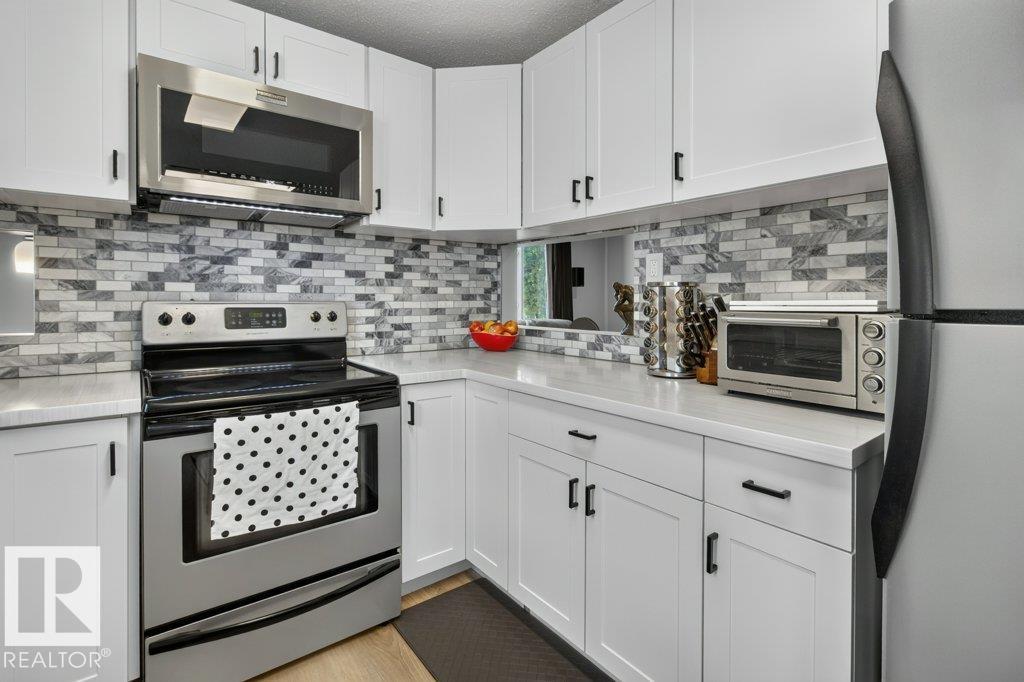 4624 36 Av Nw Property Photo 12