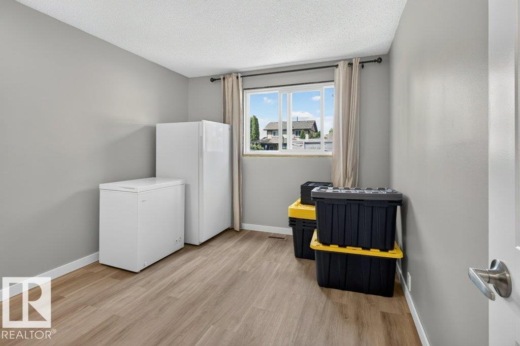 4624 36 Av Nw Property Photo 16