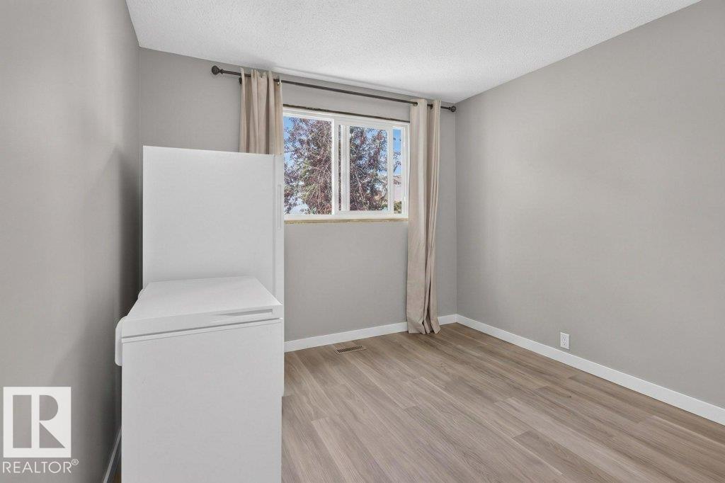 4624 36 Av Nw Property Photo 18