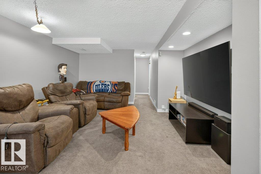 4624 36 Av Nw Property Photo 23