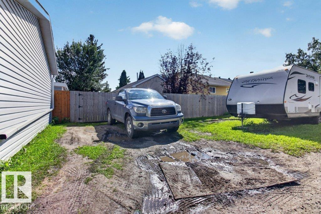 4624 36 Av Nw Property Photo 44