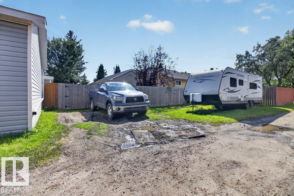 4624 36 Av Nw Property Photo 45