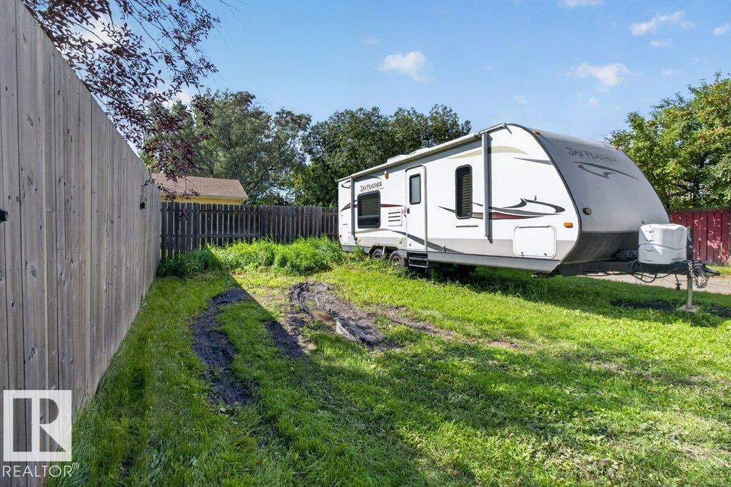 4624 36 Av Nw Property Photo 46