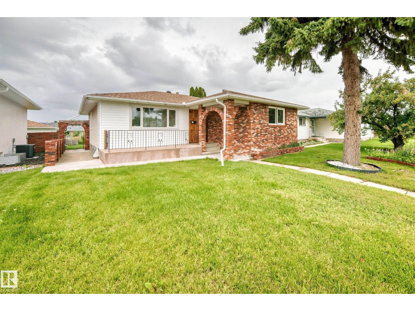 15020 88 St Nw Property Photo 2