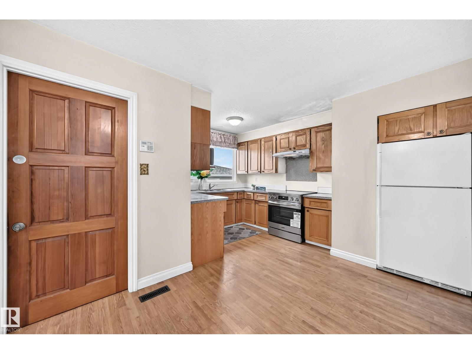 15020 88 St Nw Property Photo 16