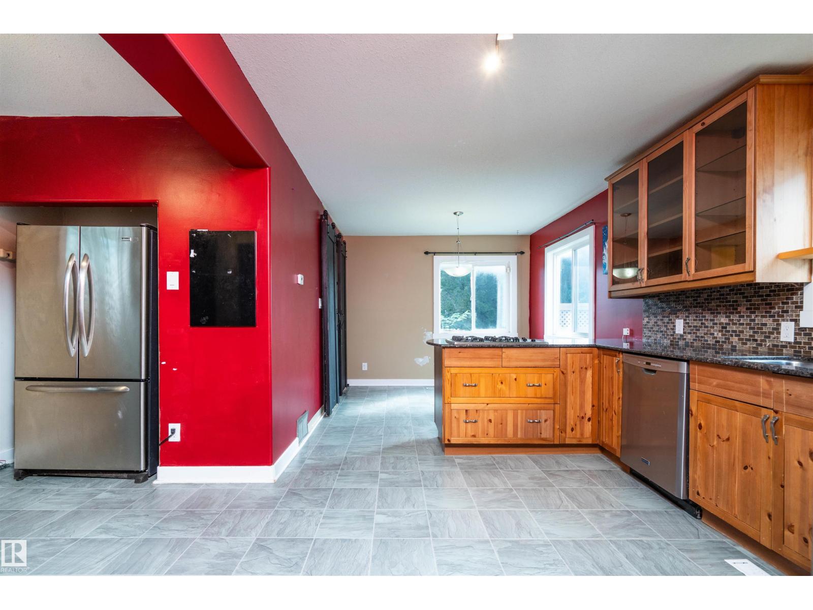 10330 76 St Nw Property Photo 10