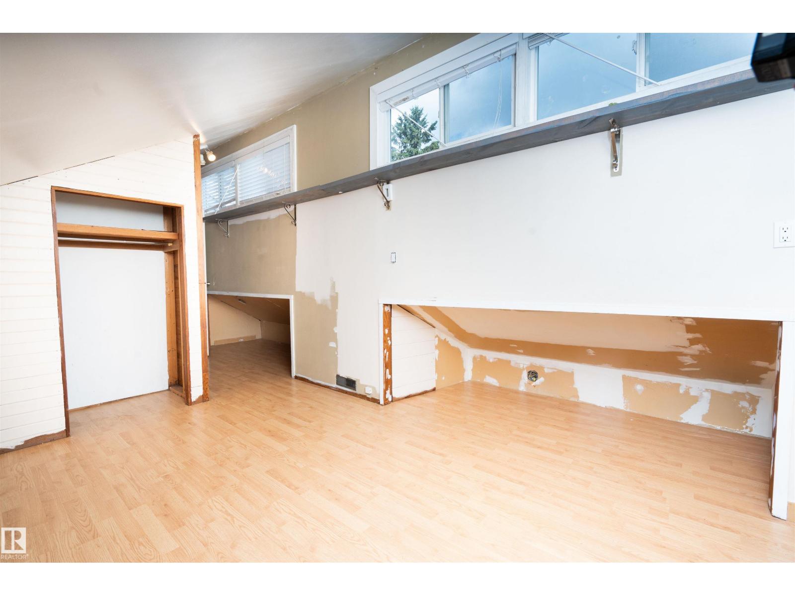 10330 76 St Nw Property Photo 21