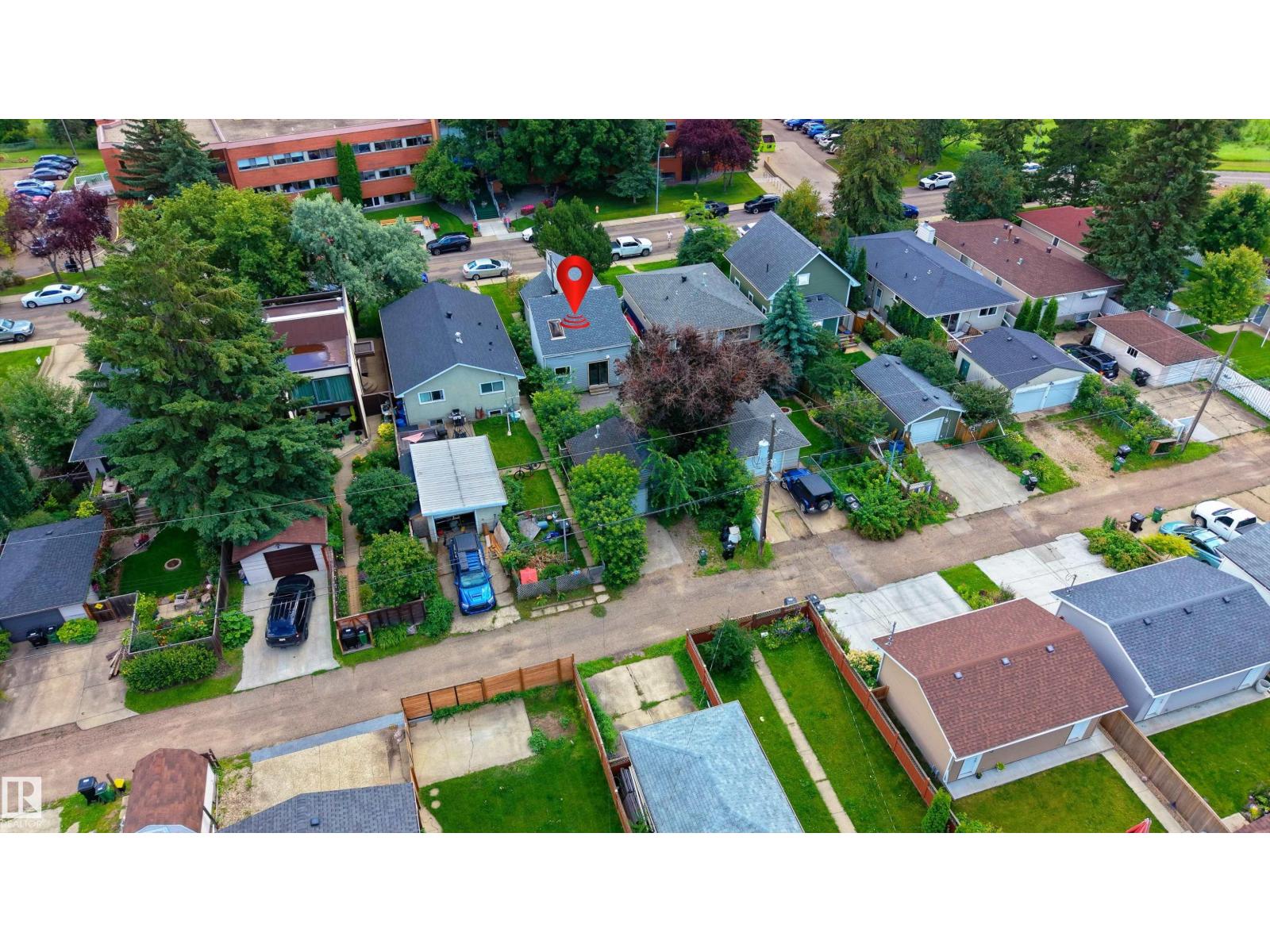 10330 76 St Nw Property Photo 37