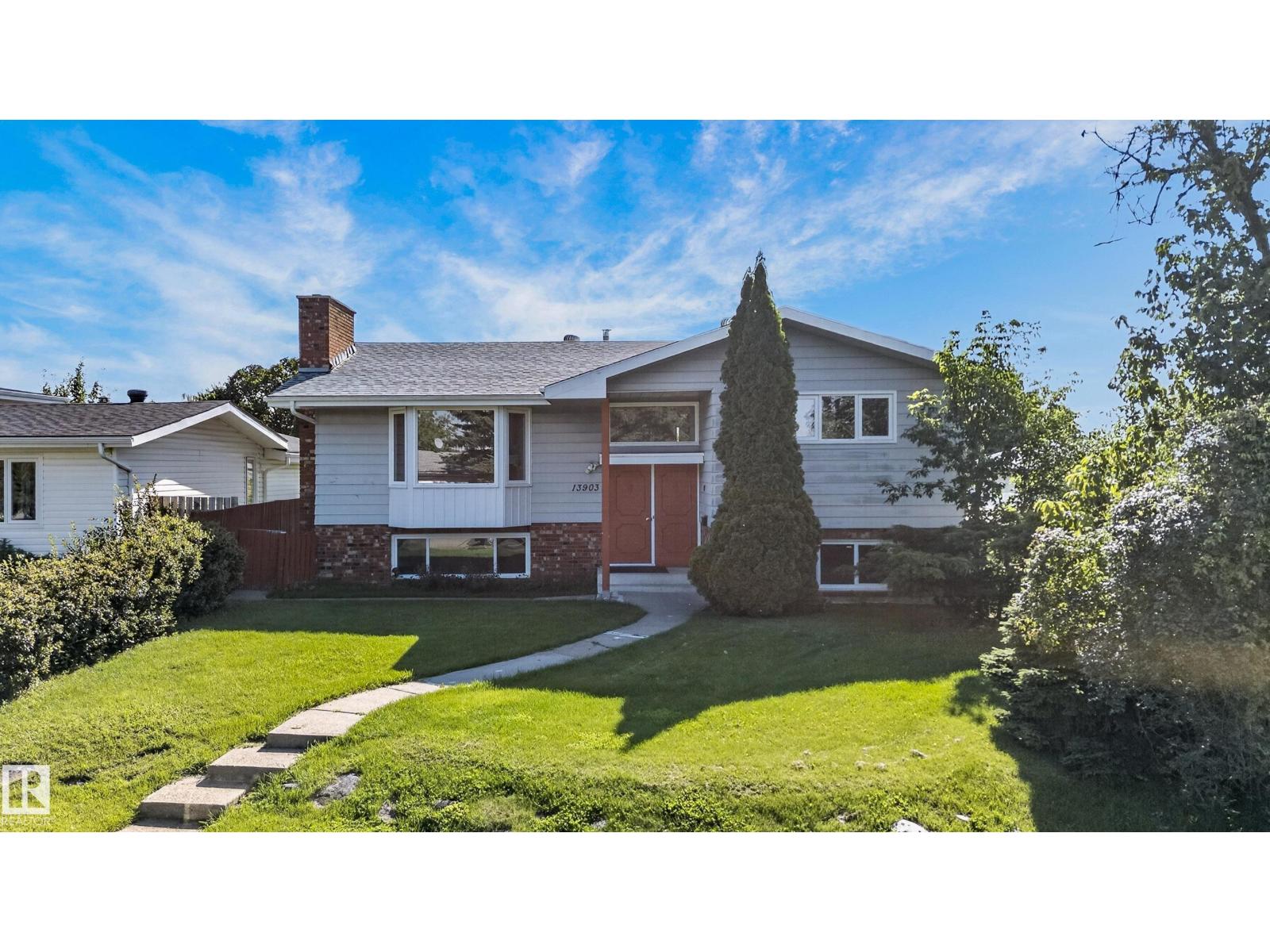 13903 87 ST NW