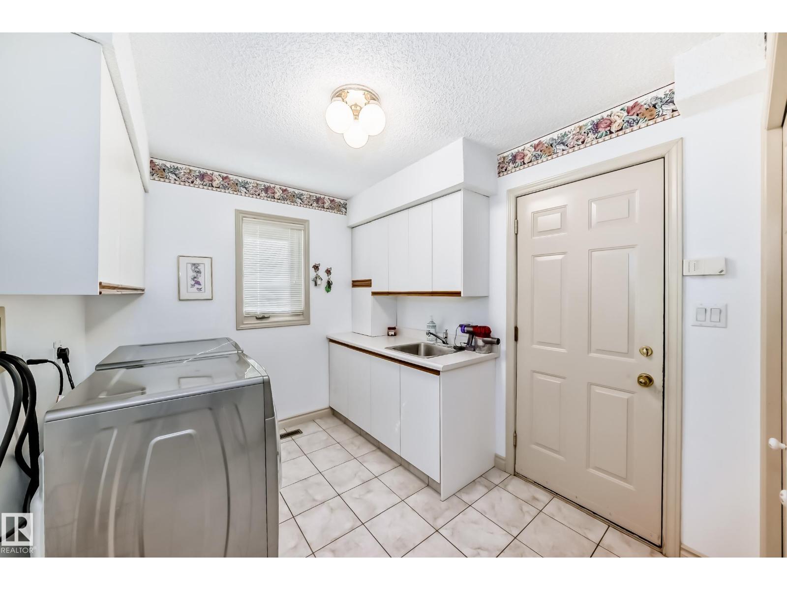 17416 53 Av Nw Property Photo 24