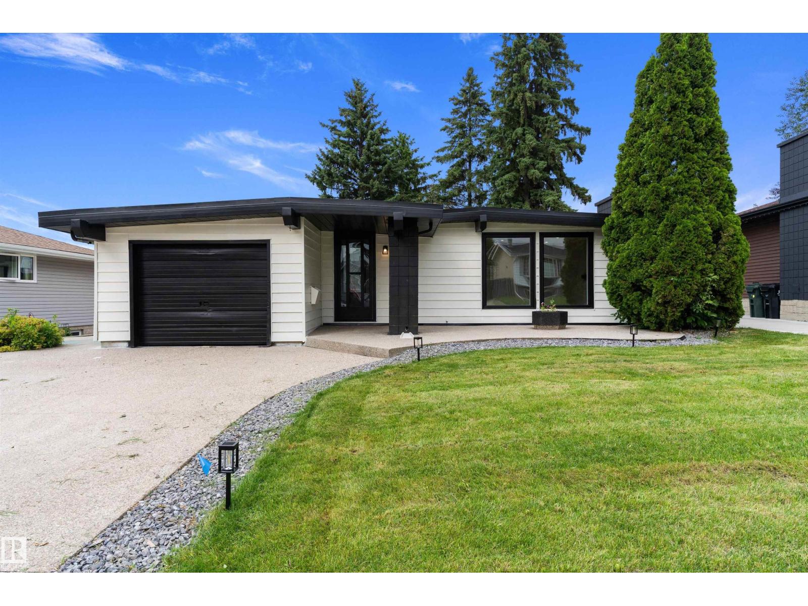 23 GILLINGHAM CR
