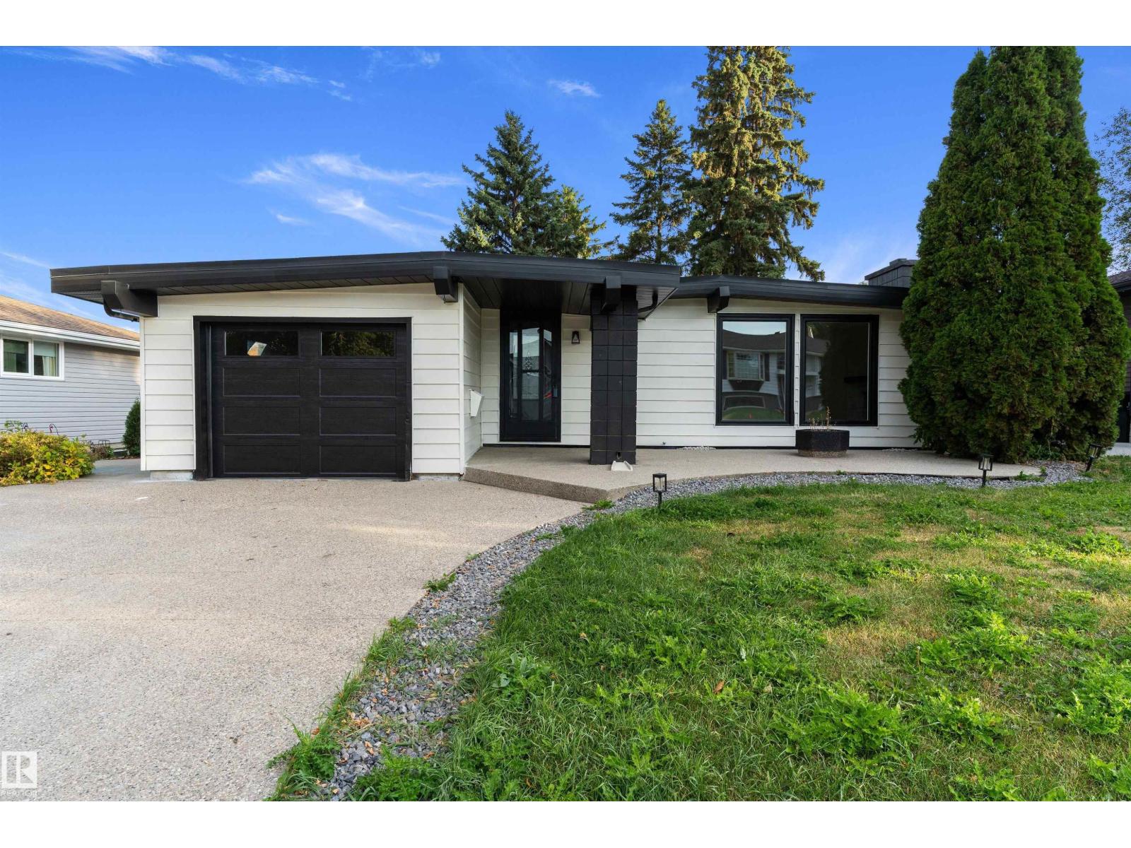 23 GILLINGHAM CR