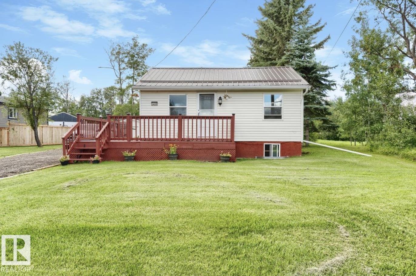 5409 45 St Property Photo 1
