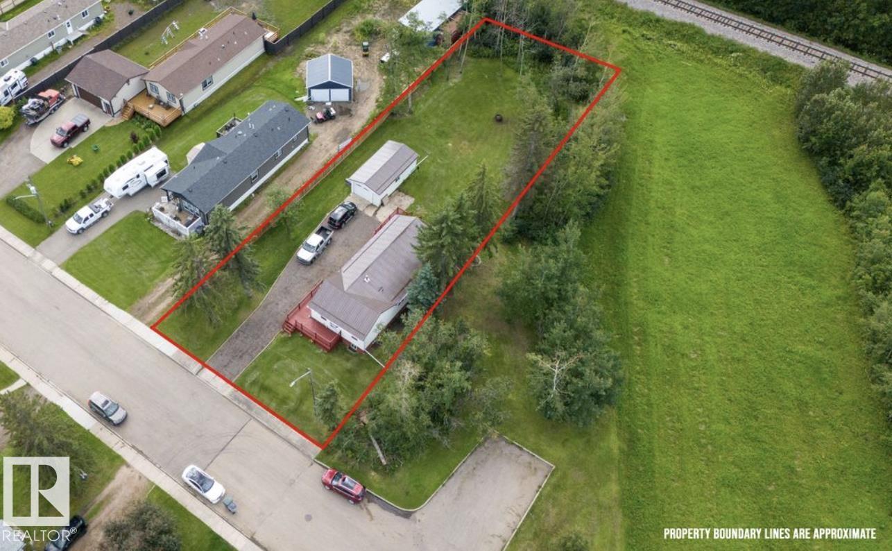 5409 45 St Property Photo 3