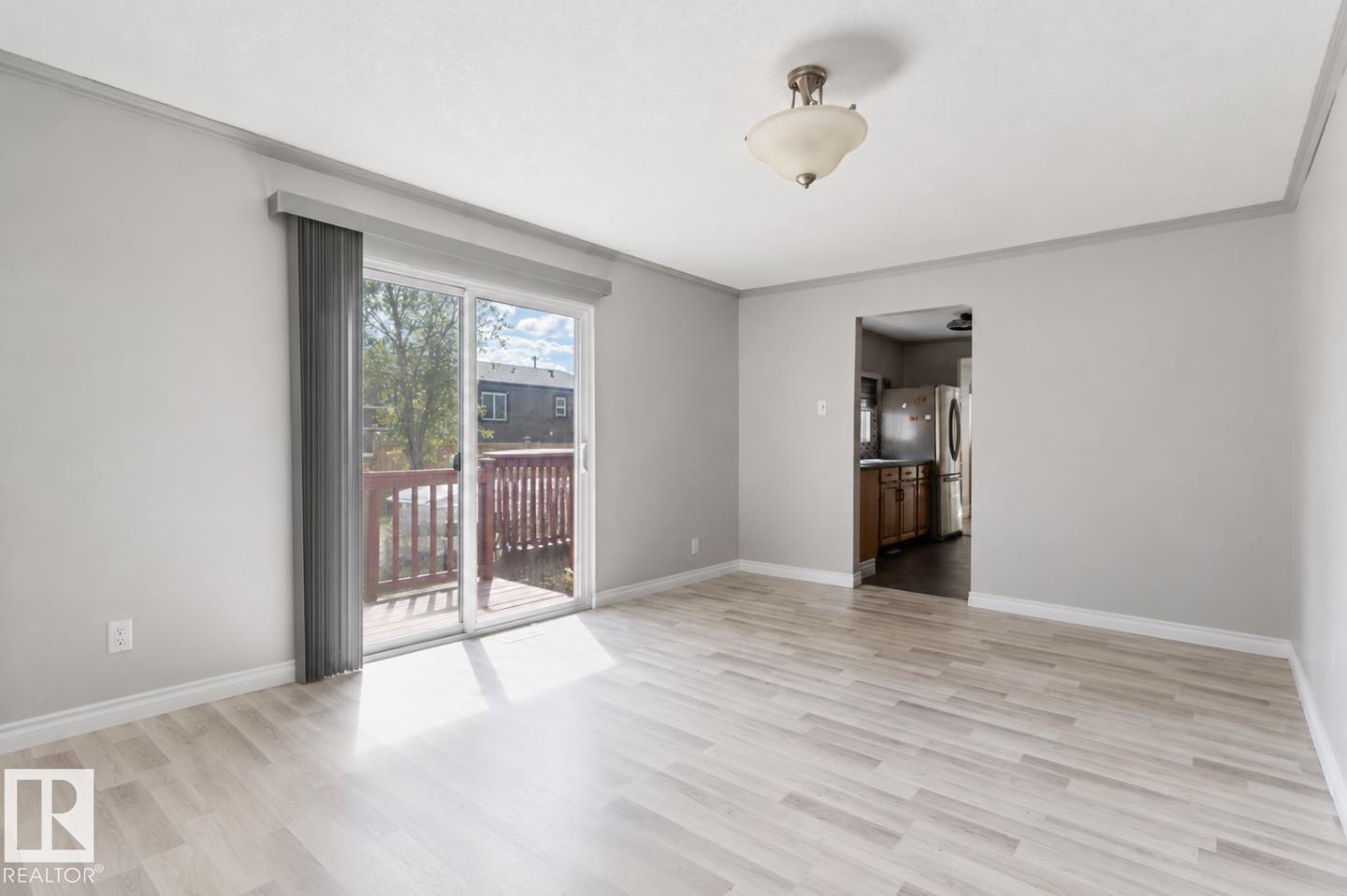 5409 45 St Property Photo 9