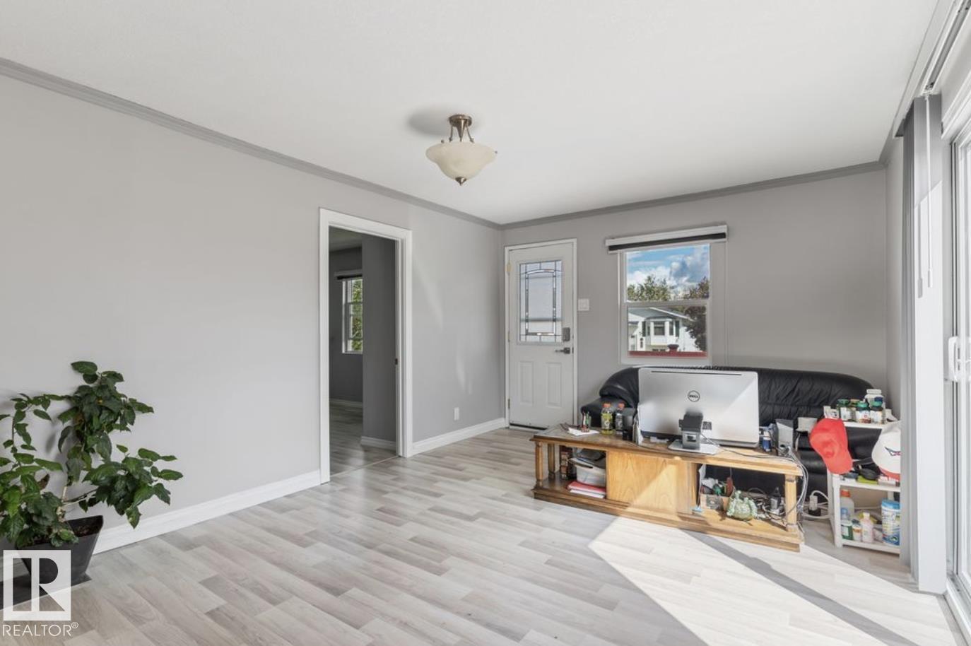 5409 45 St Property Photo 11