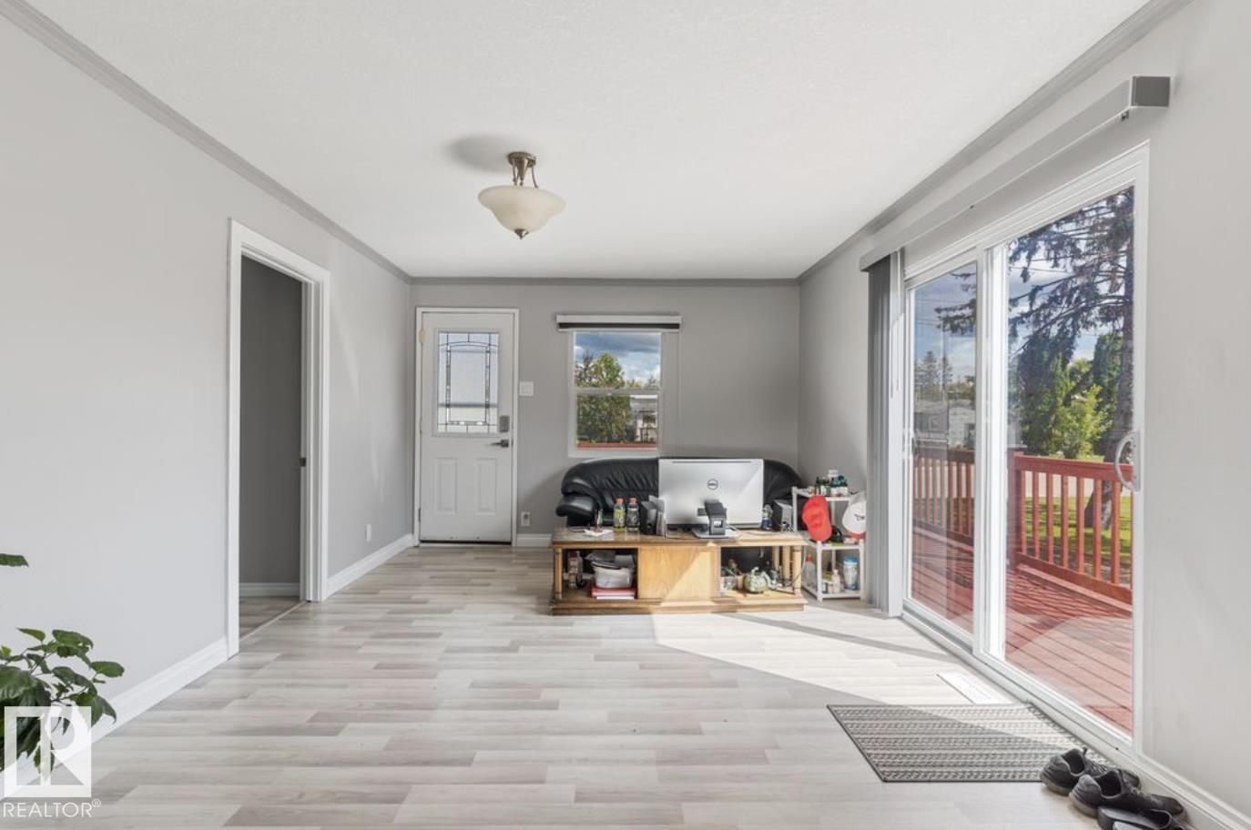 5409 45 St Property Photo 13