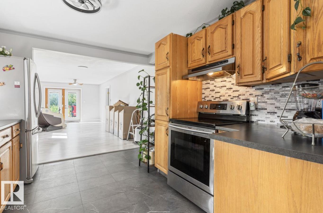 5409 45 St Property Photo 17