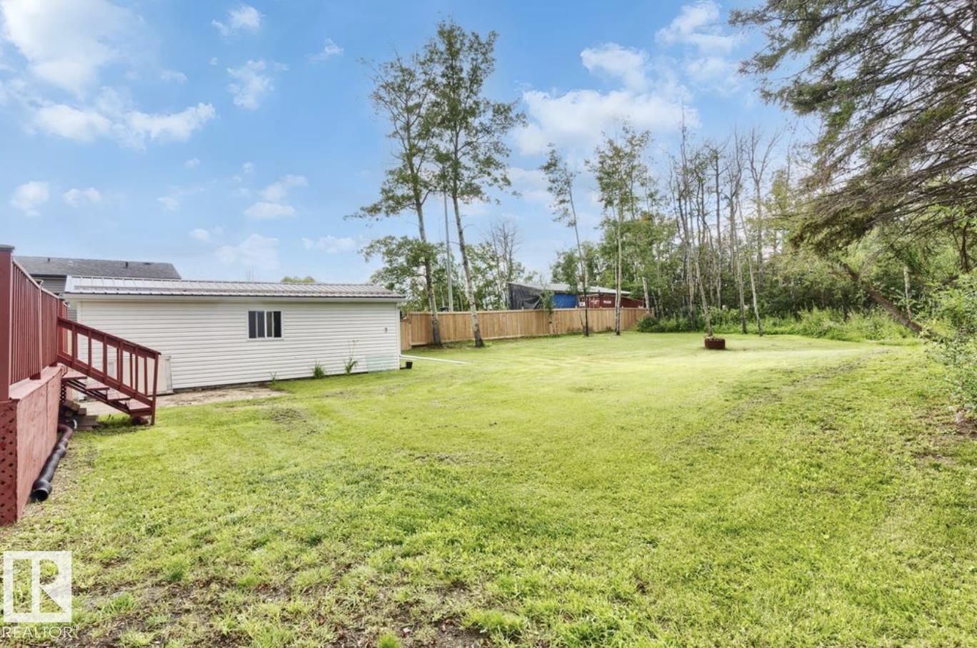 5409 45 St Property Photo 49