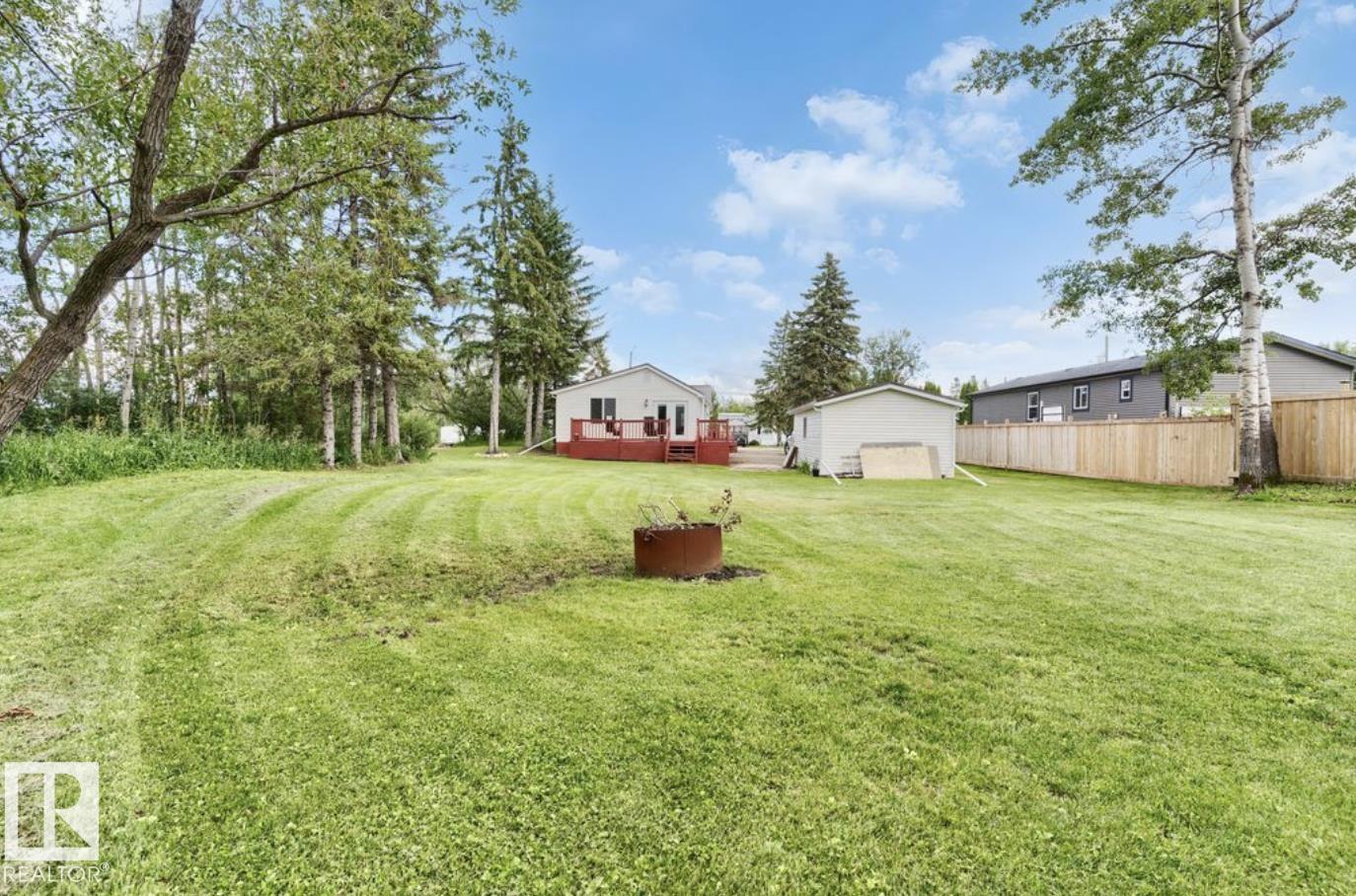 5409 45 St Property Photo 51