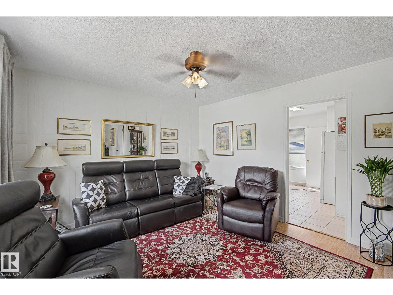 9706 159 St Nw Property Photo 6