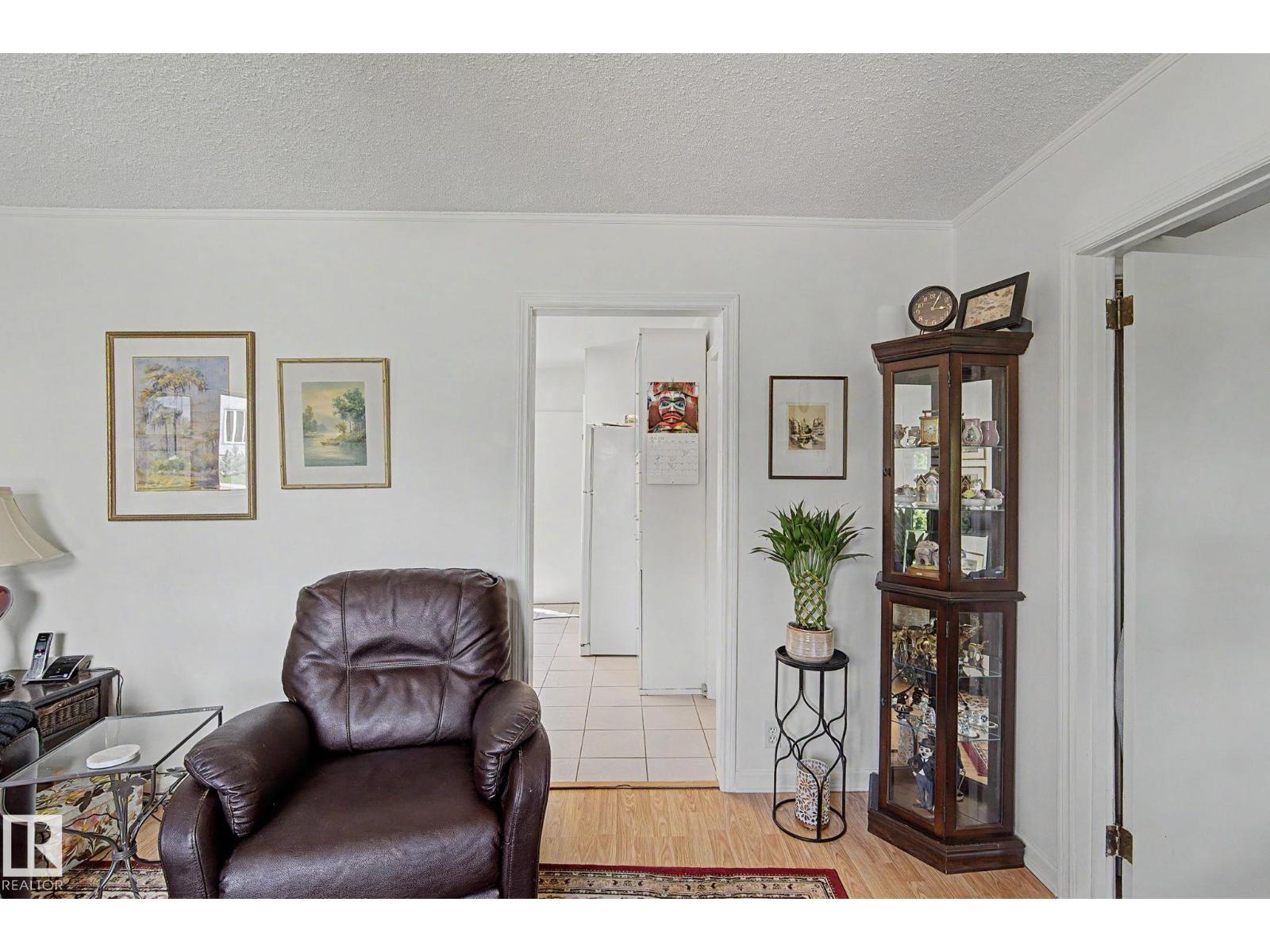 9706 159 St Nw Property Photo 11