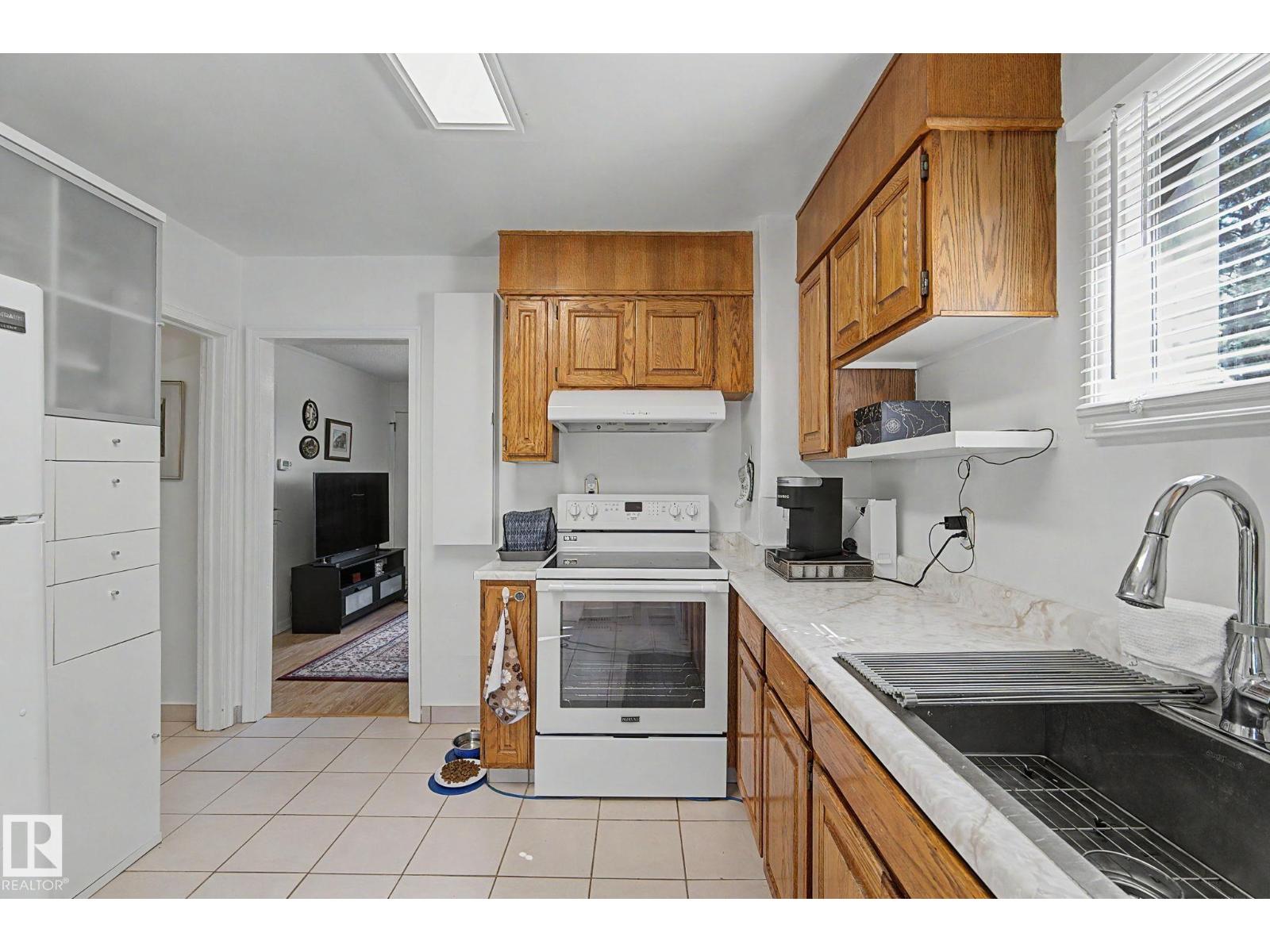 9706 159 St Nw Property Photo 14